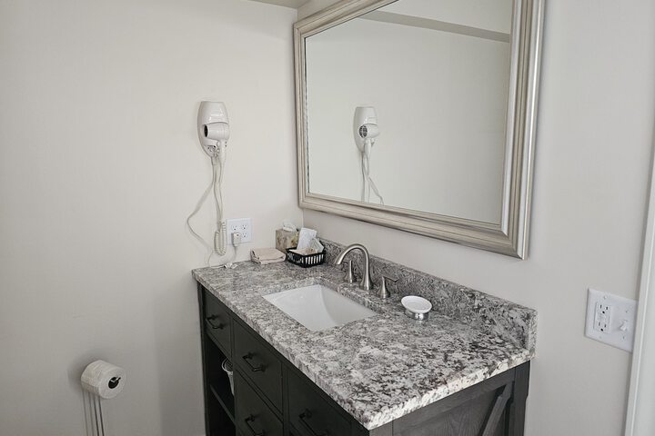 Room 169 of 206
