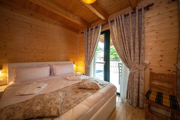 Room 4 of 43