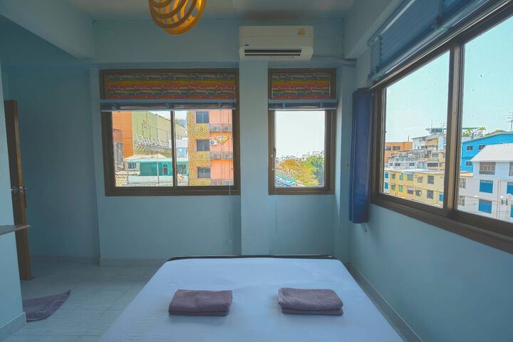 Room 6 of 50