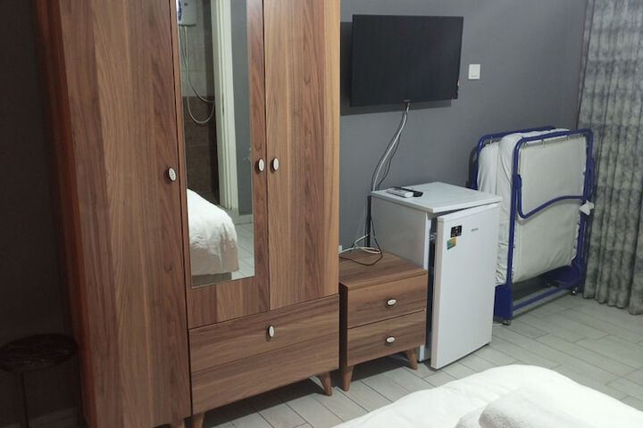 Room 3 of 11