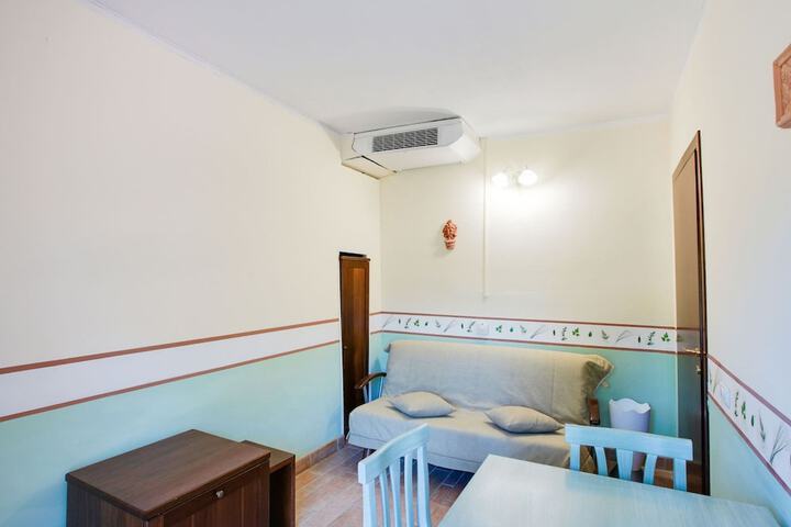 Room 40 of 181