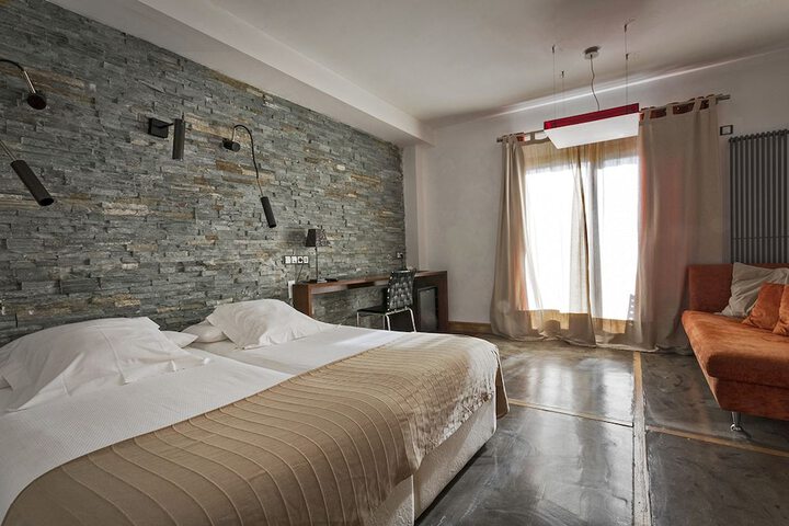 Room 17 of 36