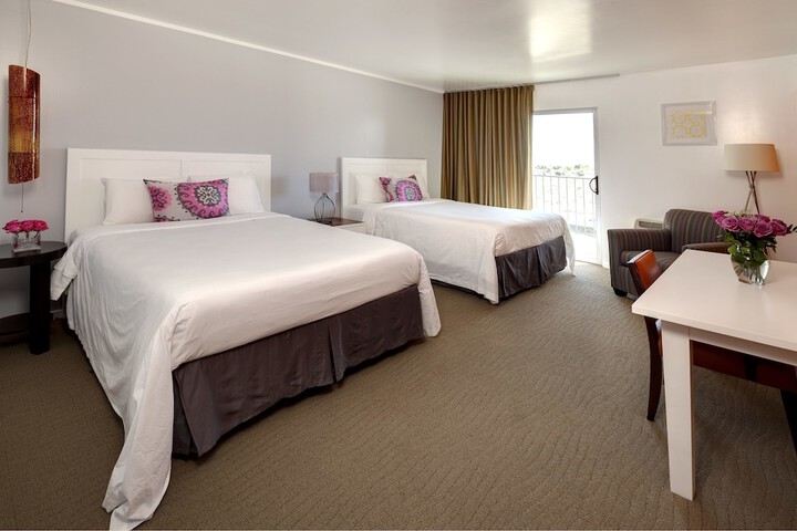 2 Queen Beds (17 of 17)
