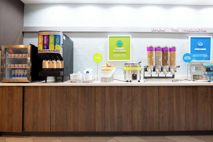 Breakfast/Coffee Service 38 of 45