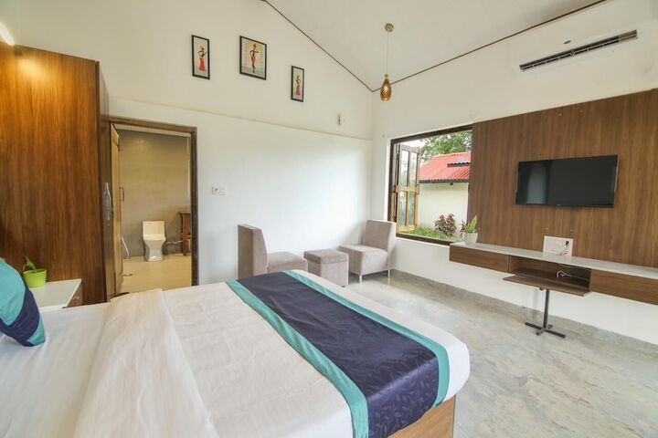 Room 4 of 18