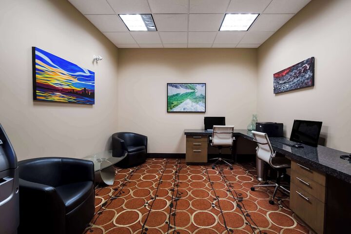 Business Center 81 of 88