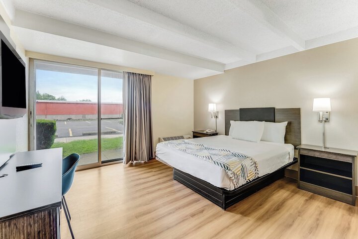 Room 16 of 27