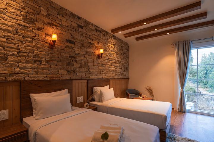 Room 3 of 61