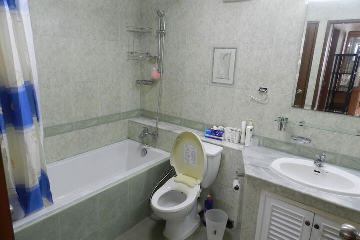 Room 183 of 259