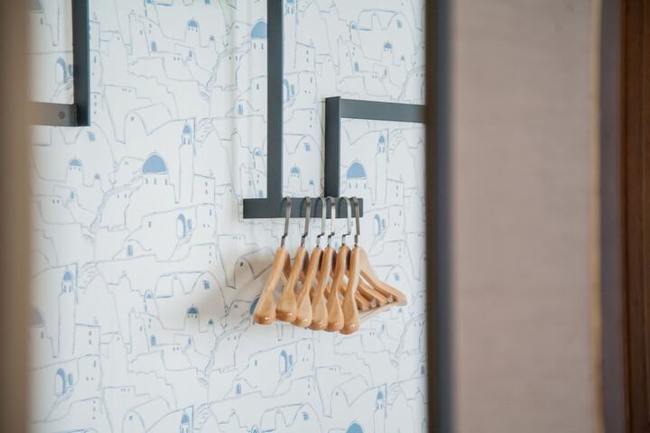 Room 83 of 177