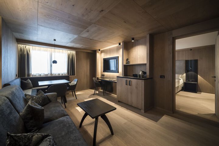 Room 8 of 91