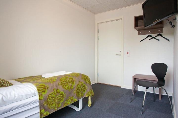 Room 6 of 39