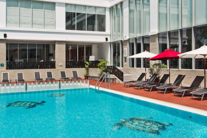 Pool Hotel