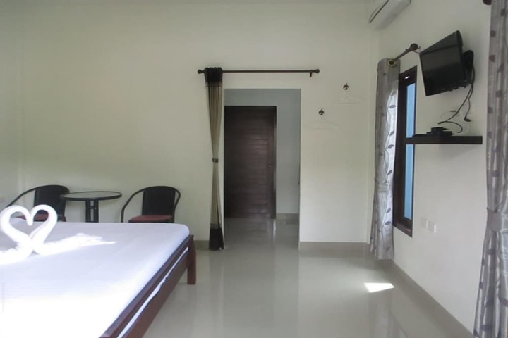 Room 2 of 66