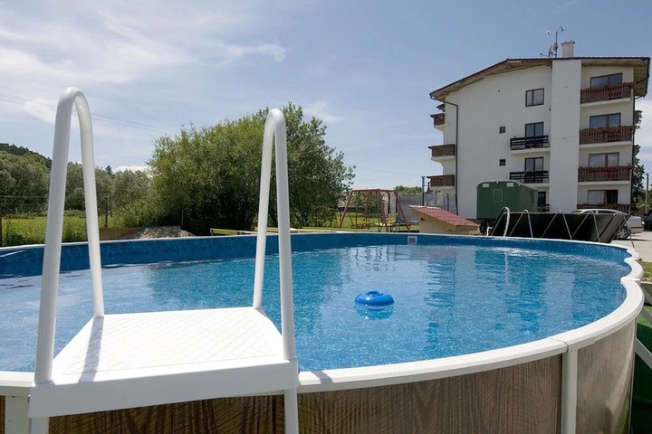 Pool 10 of 12