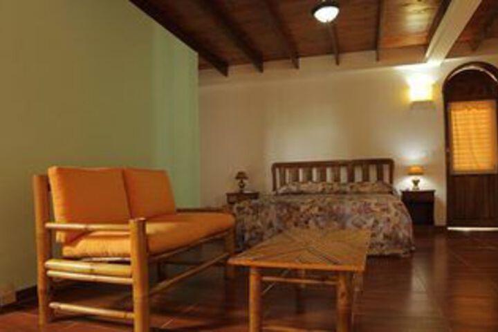 Room 7 of 8