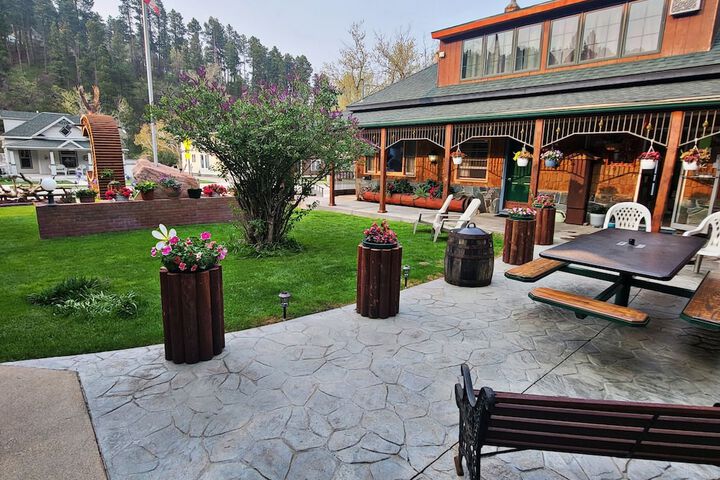 Hotel Exterior 182 of 183
