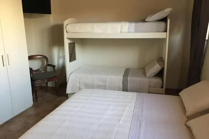 Room 5 of 14