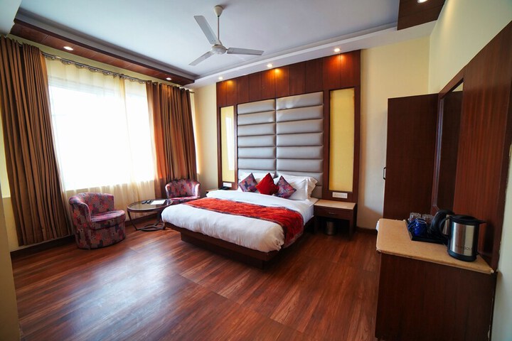 Room 6 of 30