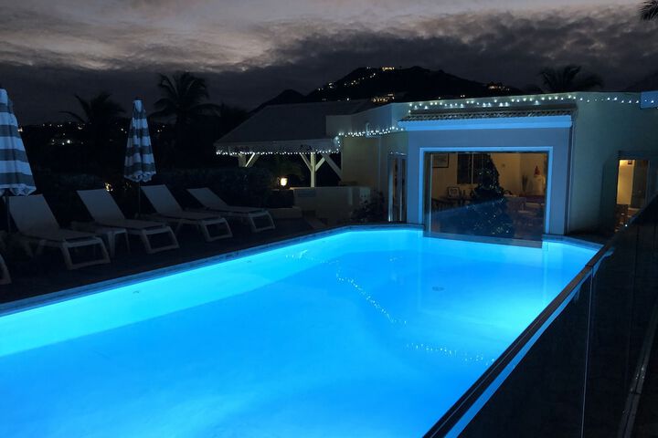 Pool 164 of 196
