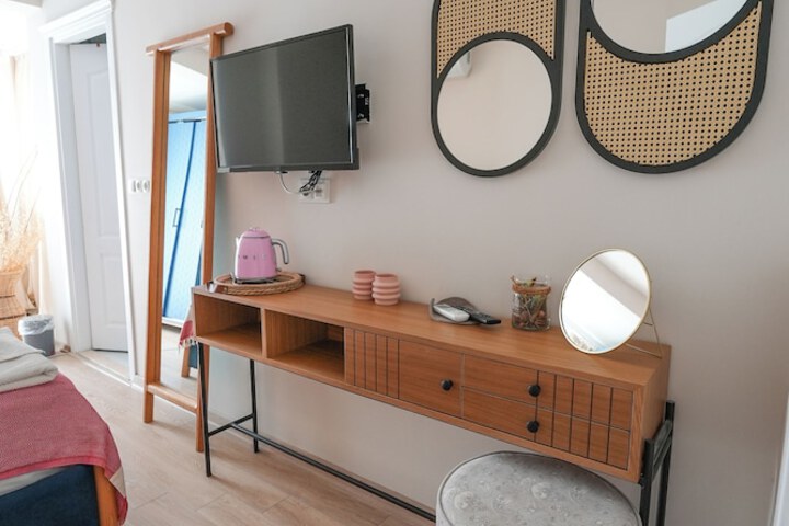 Room 7 of 17