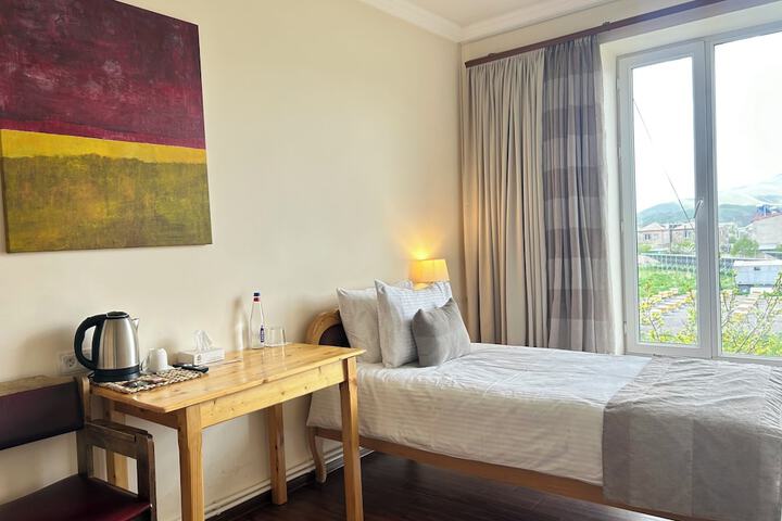 Room 21 of 75