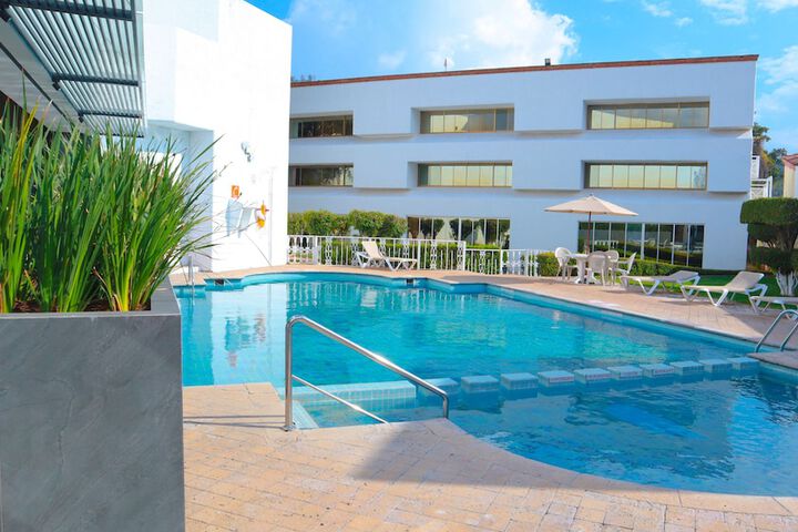 Pools & Facilities