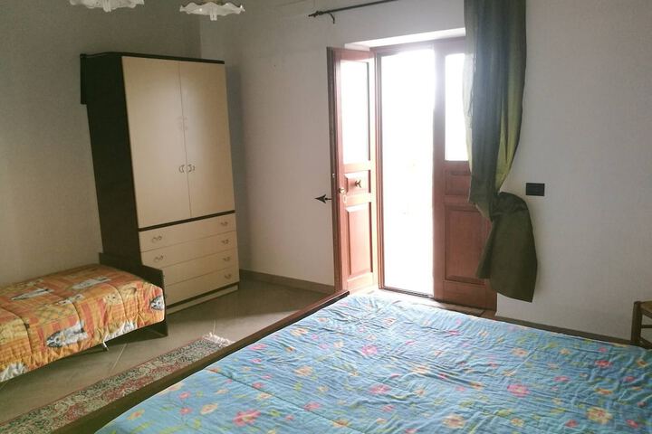 Room 4 of 23