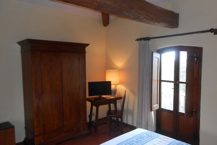 Room 25 of 90