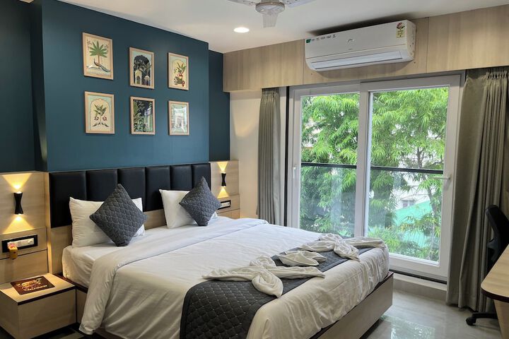Room 8 of 13