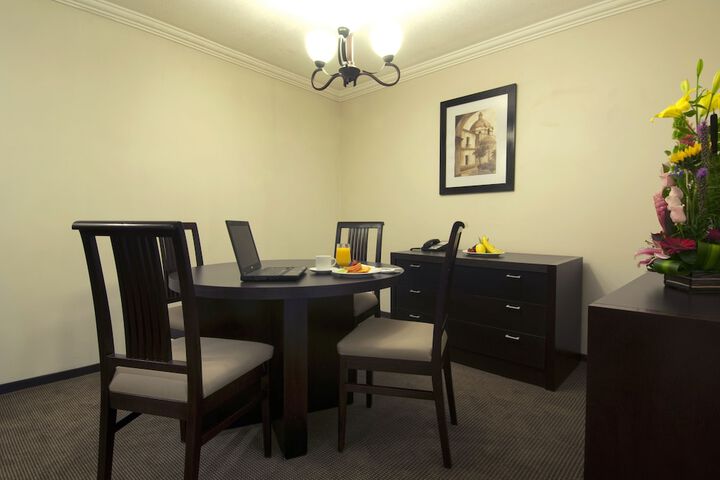 Room 12 of 27