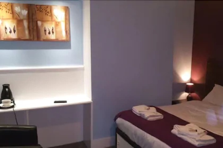 Room 5 of 43