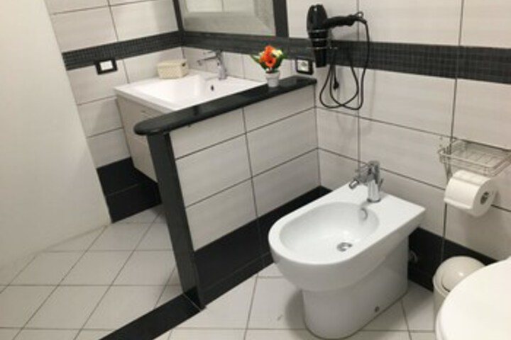 Room 8 of 79