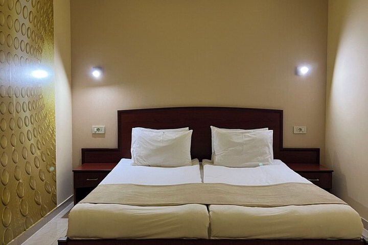 Room 14 of 31