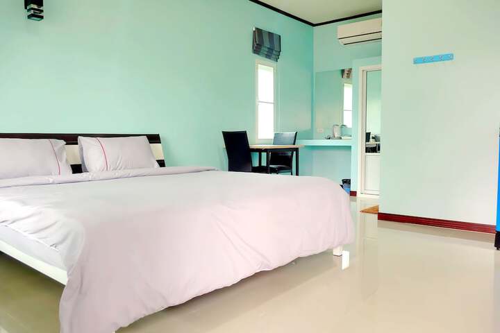 Room 30 of 143