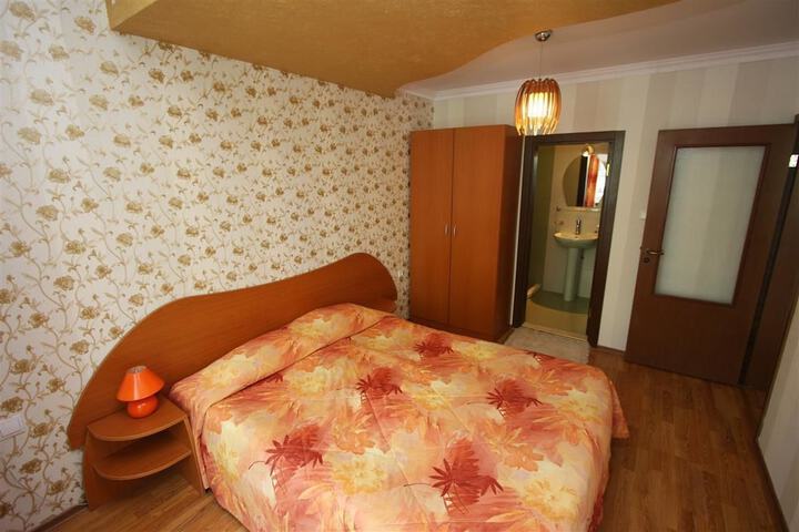 Room 5 of 49