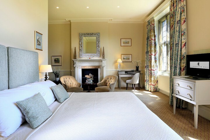 Room 11 of 50