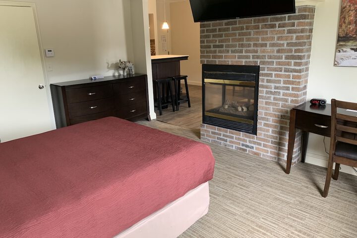 Room 120 of 297