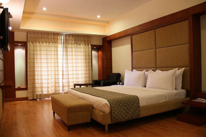 Room 15 of 40