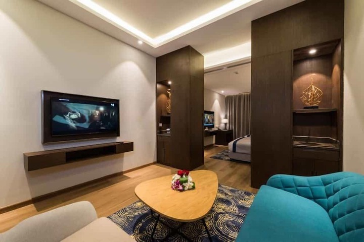 Room 18 of 28