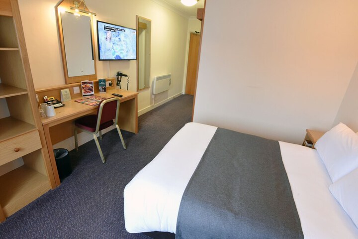 Room 13 of 31