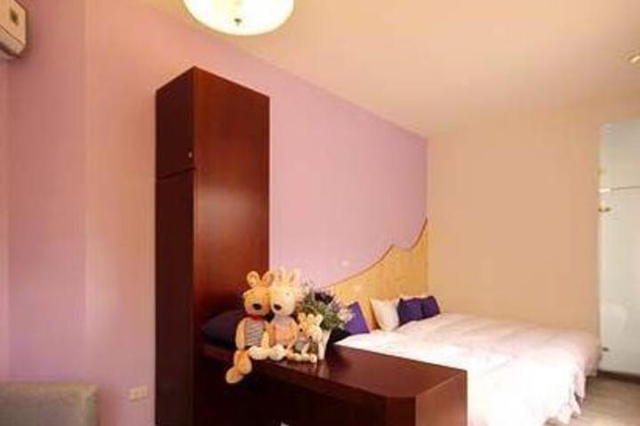 Room 3 of 5