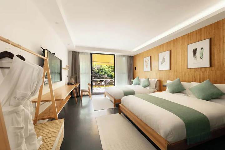Room 58 of 163