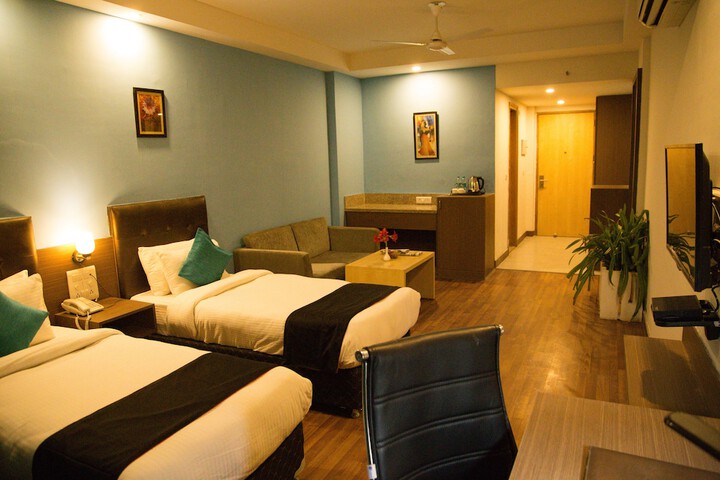 Room 14 of 28