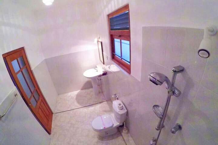 Room 9 of 20