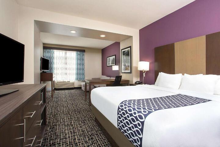 Double Accessible 2 Queen Beds