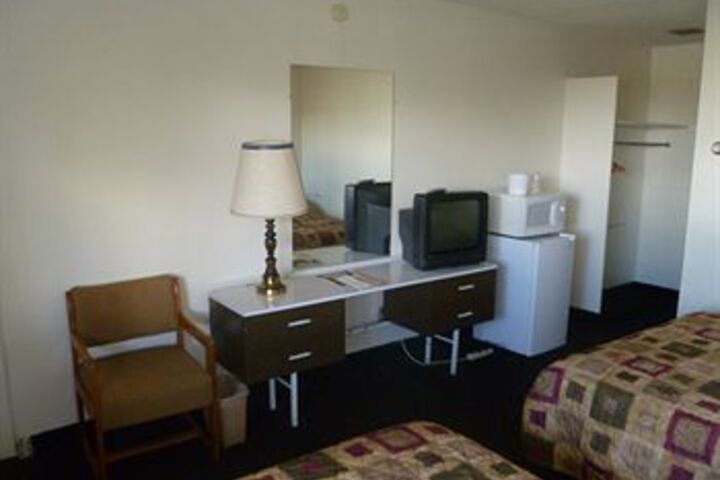 Room 15 of 18