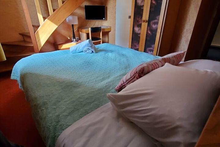 Room 10 of 23
