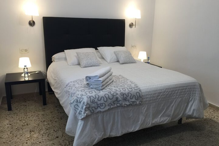 Room 3 of 93