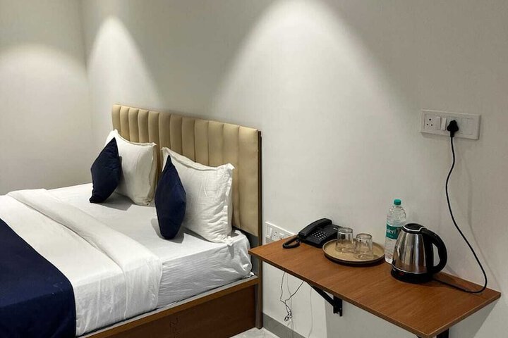 Room 6 of 20